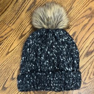 American eagle dark grey Pom Pom winter toque one size